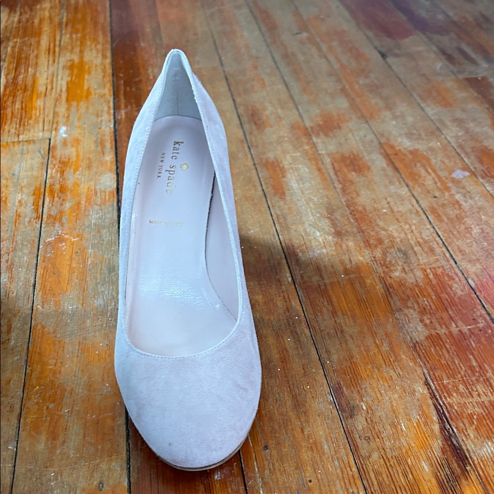 Kate Spade Anastasia Suede Heels Cream with stacked  gold glitter heel 9.5 NIB